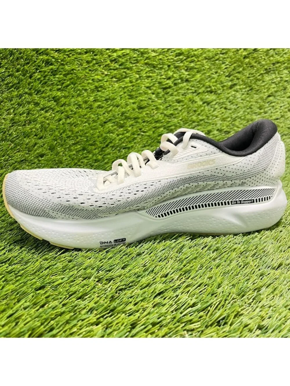 Brooks Adrenaline GTS 24 Womens Size 9.5 White Athletic Running Shoes Sneakers